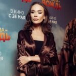 Yana Koshkina Instagram - Сегодня состоялась премьера фильма Егора Кончаловского «Мой папа - вождь!» Поздравляю всю съёмочную команду и @nagiev.universal с очередной, яркой актёрской работой👏🏻🤪 Смотрите в кино с 26 мая! #МойПапаВождь @vlgfilm