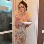 Yana Koshkina Instagram - Сыр - слабость… 🧀🤪 Хорошо, что хоть он ещё вызывает у меня аппетит, а то бы уже «растаяла» окончательно…) Спасибо Краснодар, за тёплый приём, гостеприимство и Вашу любовь! Это взаимно🙏🏻❤️ До скорых встреч!