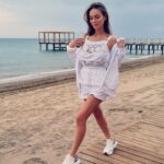 Yana Koshkina Instagram - Продолжаю рубрику «нет фотошопу»🤪🔫 Или хватит мне уже быть такой «смелой»?😂 Какую фотку выбираем лучшей?) Фотограф: мама Марго