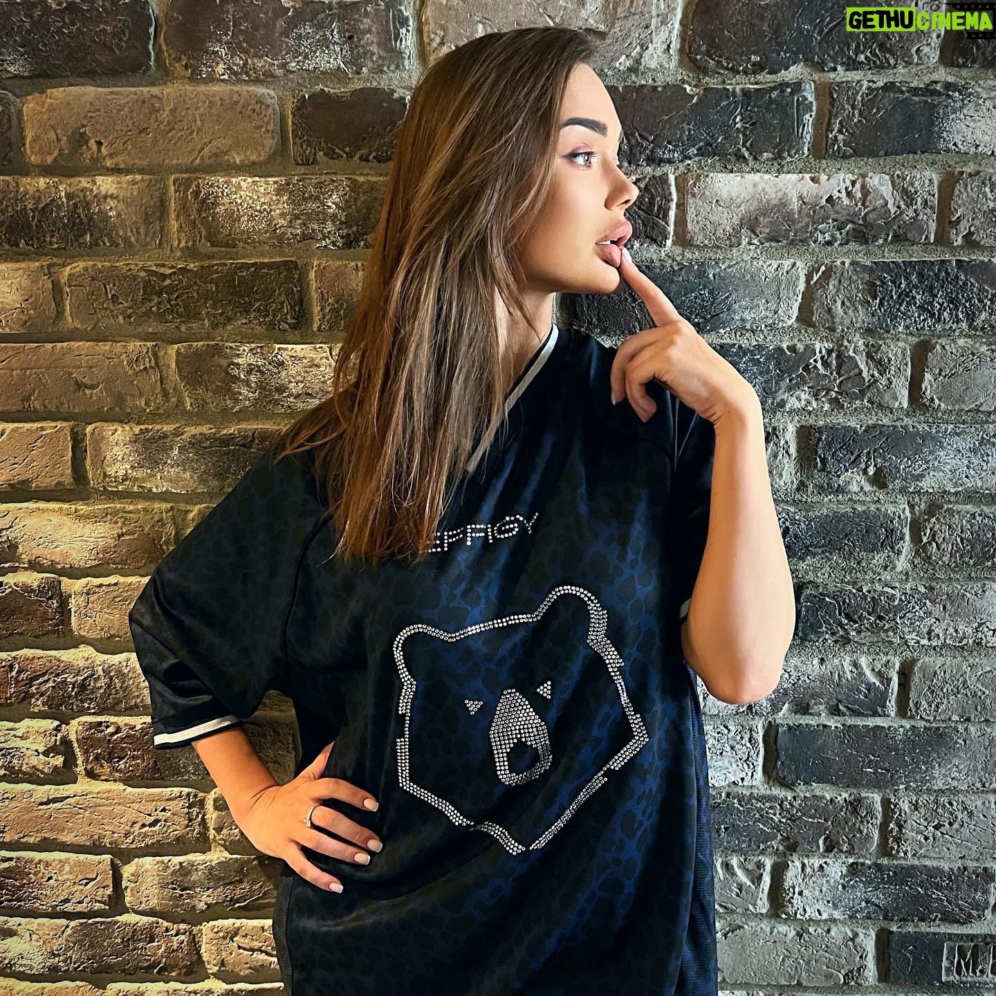 Yana Koshkina - 28.8K Likes - Какая фотка лучше?
Главное, что теперь я буду самая модная среди болельщиков на футбольных матчах РПЛ!⚽️💪🏼
Спасибо @tigran.avetisyan за подгон джерси🤪
@winlineru @premierliga
