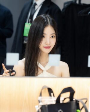 Yang Hye-ji Instagram - 🎀🎀