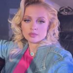 Yanina Studilina Instagram - Привет из 90-х 🎥 как думаете , что снимаем ?