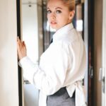 Yanina Studilina Instagram - Был ли секс в СССР? 🍓 Наверное все было, раз мы появились на свет, но это не главное! Главное, что хоть на несколько дней я погрузилась в ту атмосферу на съемочной площадке фильма Манюня, премьера которого уже скоро состоится в кино 🎥 С 30 мая во всех кинотеатрах страны ☺️ #манюня