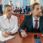 Yanina Studilina Instagram - Новая роль , новая жизнь🎬 снимаем кино «Право На(Лево)» в прекрасной компании ! Надеюсь , вам понравится ☺️ как думаете , кого я играю ? Профессия ? 📷 @natalie___ushakova #янинастудилина #романмаякин #кириллжандаров #правоналево #закадром #снимаетсякино #съемки