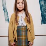 Yanina Studilina Instagram - Сходили с Аней на Премьеру мультика «Кентервильское привидение» 👯‍♀️ Но это не главное: все самое интересное было ДО. В общем: мы собрались сходить на Премьеру. Первая совместная красная дорожка дело ответственное, записались вместе на мейк и укладку в любимый @burobeauty . НО перекрыли новый арбат и Кутузовский! Совсем! Наглухо! Мы решили дойти пешком до салона и не зря 🤪 А далее пришлось опешиться и бегом в Метро, чтобы все успеть! И успели! Вбежали в кинотеатр, а там…сосиски в тесте! И куча детских блогеров)))) Классная озвучка от @garikkharlamov и @marina_phedunkiv и @milana_nekrasova_ , в общем must see! 💄 @burobeauty 📸 @molchanovsky_alexei @ugolphoto