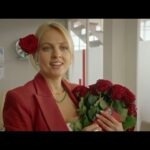 Yanina Studilina Instagram - Вы этого давно ждали! Встречайте новую Лену, такой вы еще ее не видели! С 12 декабря #Сестры второй сезон на @start.ru