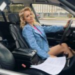 Yanina Studilina Instagram - Хочешь со мной покататься? 🛞 Если да, то уже совсем скоро включай канал Москва24 @infomoscow24 Я давно хотела вернуться на телевидение 📺 и наконец это случилось! Но даже я не ожидала, что буду вести передачу про авто! Но обещаю это не будет занудным рассказом про технические характеристики автомобиля, это будет интересно, сексуально и драйвово! Вы уже пристегнулись? Тогда газ в пол и до встречи на М24 #москва24 #м24 #тачки #черныйбумер #bmw #беха