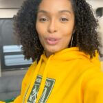 Yara Shahidi Instagram - From the first day Zoey arrived at CalU to our 100th episode... It’s been a journey filled with laughter, growth, and endless memories. TONIGHT’s episode is a hilarious reminder of where it all began… you’ll be seeing double👀 👯‍♀️✨ #ThenAndNow #MilestoneMoments #Grownish