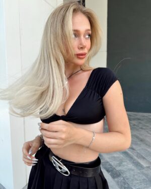 Yaren Alaca Instagram - hello gorgeous