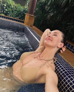 Yasemin Kay Allen Instagram - Spa dayyy 🍃😍 @clubmedphuket