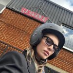 Yasemin Kay Allen Instagram - Let the light in.