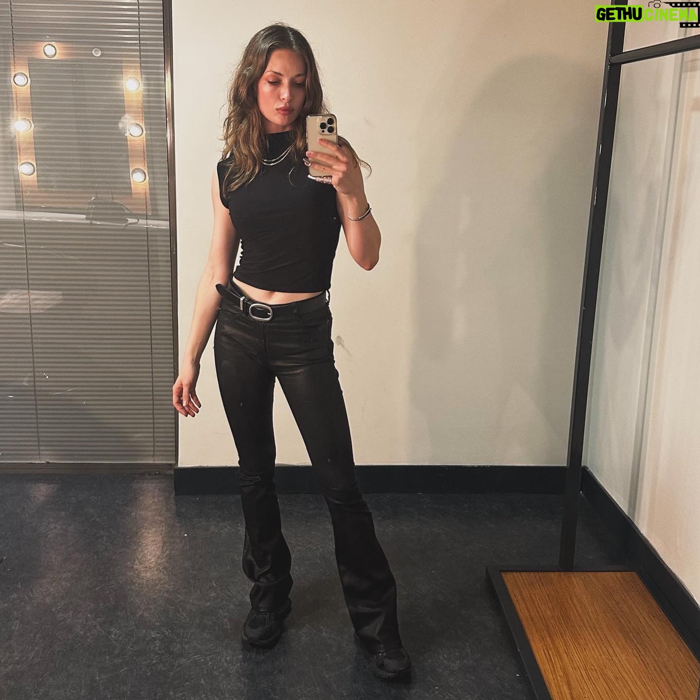 Yasemin Kay Allen Instagram - Ayrıntıda gizlidir.