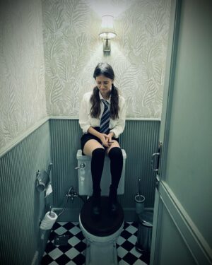 Yashaswini Dayama Instagram - Khub jamega rang jab milenge 3 dost- Hallowe’en, Moaning Myrtle and Yashas-whiny 
🚽👻🎃
📸 @raveenapatel @akasasing 
.
.
#cosplay #potterhead #harrypotter #moaningmyrtlecosplay #moaningmyrtle #halloween #october31