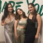 Yashaswini Dayama Instagram - Hi… did I mention it was my birthday last Thursday 😝 Massive love to specifically @threestoriesmumbai @shetroublemaker @makeupbyjanak for making this the most memorable night for not just me but all these fools I LOVE! It’s going to be impossible to tag them all and neither do I have pictures with them all- but I’ve been told thats a sign of a good party🥰 #hbdtome