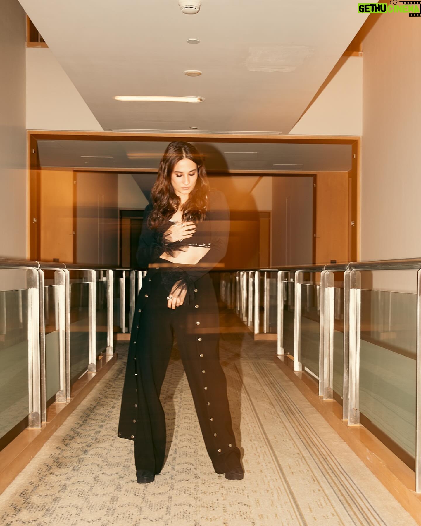 Yashaswini Dayama Instagram - The After Party 💫 . . . Shot by @ridgefernandes Make up @makeupbyjanak Hair @nitutamang143 Styled by @sanooriii Wearing: @pocketfulofcherrie Pants: @thatclothingcrew . Managed by @cloutpocketaces