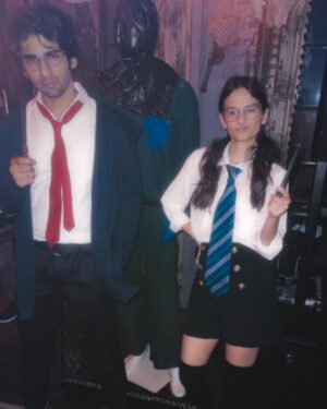 Yashaswini Dayama Instagram - The adventures of Hari Puttar & Mayus Meena ✨

📸 : @akasasing 🫶🏻

#harrypotter #moaninmyrtle #potterhead #hagrid we miss you #halloween #cosplay