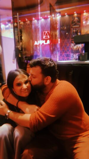 Yashaswini Dayama Instagram - To siblings everywhere 🤢❤️ happy weekend 
.
#siblinglove #reelitfeelit #reelkarofeelkaro #brothersisterlove #reels #instagood #reelsindia