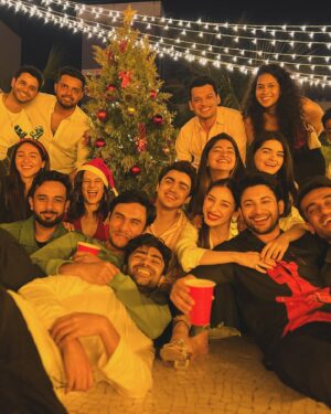 Yashaswini Dayama Instagram - Happy Christmas, Harry! 🥰
❄️❤️💫🧿🎄🎁
Thank you @priyaaa24 for this cute party! 😙