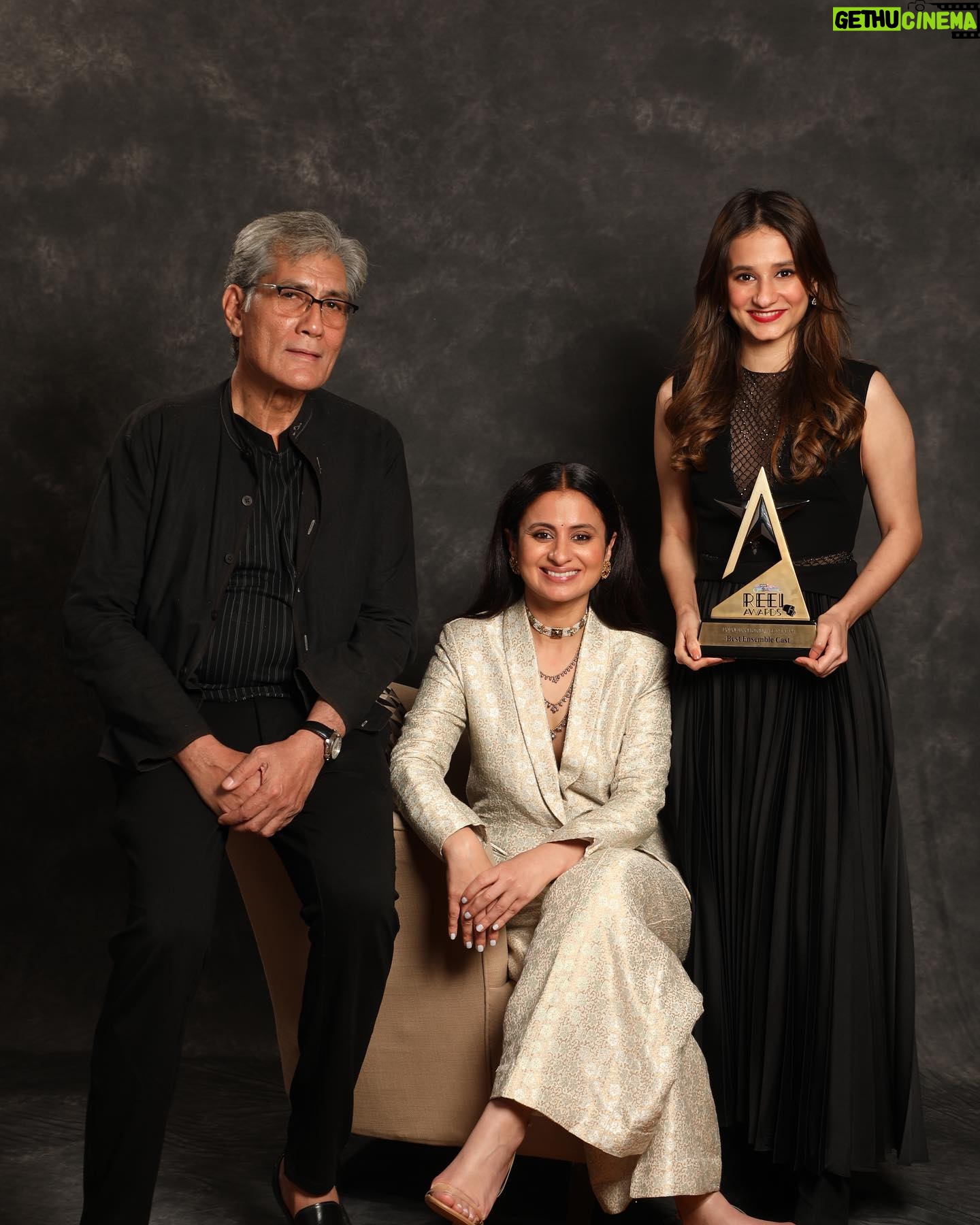 Yashaswini Dayama Instagram - Delhi Crime season 2 won the “Best Ensemble Cast” award at the #reelawards2023 Here’s a bunch of us representing that best cast! (The award was surprisingly heavy and you can watch me be funny about it in the last picture 👌🏻kbye) . Mexy Xavier/Forbes India for News18 Showsha @mexyxx/forbesindia @showsha_ @cnnnews18 #ShowshaReelAwards #news18reelawards . Dream team: Wearing @studiomoonray Styled by @sanooriii Hmu by @makeupbyjanak @suju_blessed assisted by @makeupbyroshan Manager and good vibes bounce board @sanchitaagnihotri