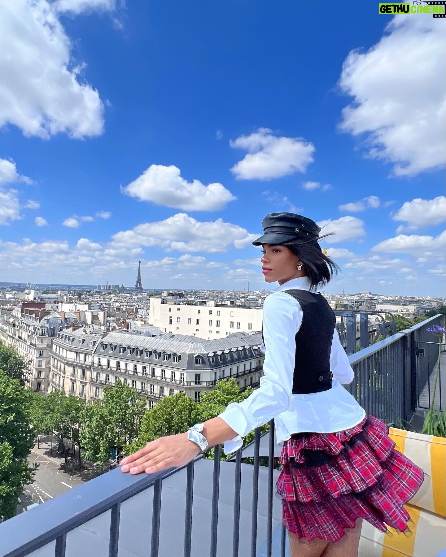 Yasmin Finney - 451.9K Likes - Yaz ín Paz