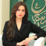 Yasmine Ezz Instagram - تشرفت بتقديم احتفالية يوم المرأة العالمي في الدبلوماسية ..بسفارة المملكة العربية السعودية .. اذ تحتفي سفارة المملكة العربية السعودية بالقاهرة بهذا اليوم باعتبارها راعيا ً رئيسياً لقرار الأمم المتحدة.. فإنها تحتفي بالمملكة العربية السعودية الجديدة التي اصبح تمكين المراة فيها من الركائز الرئيسة لرؤية 2030