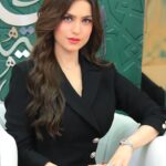 Yasmine Ezz Instagram - تشرفت بتقديم احتفالية يوم المرأة العالمي في الدبلوماسية ..بسفارة المملكة العربية السعودية .. اذ تحتفي سفارة المملكة العربية السعودية بالقاهرة بهذا اليوم باعتبارها راعيا ً رئيسياً لقرار الأمم المتحدة.. فإنها تحتفي بالمملكة العربية السعودية الجديدة التي اصبح تمكين المراة فيها من الركائز الرئيسة لرؤية 2030
