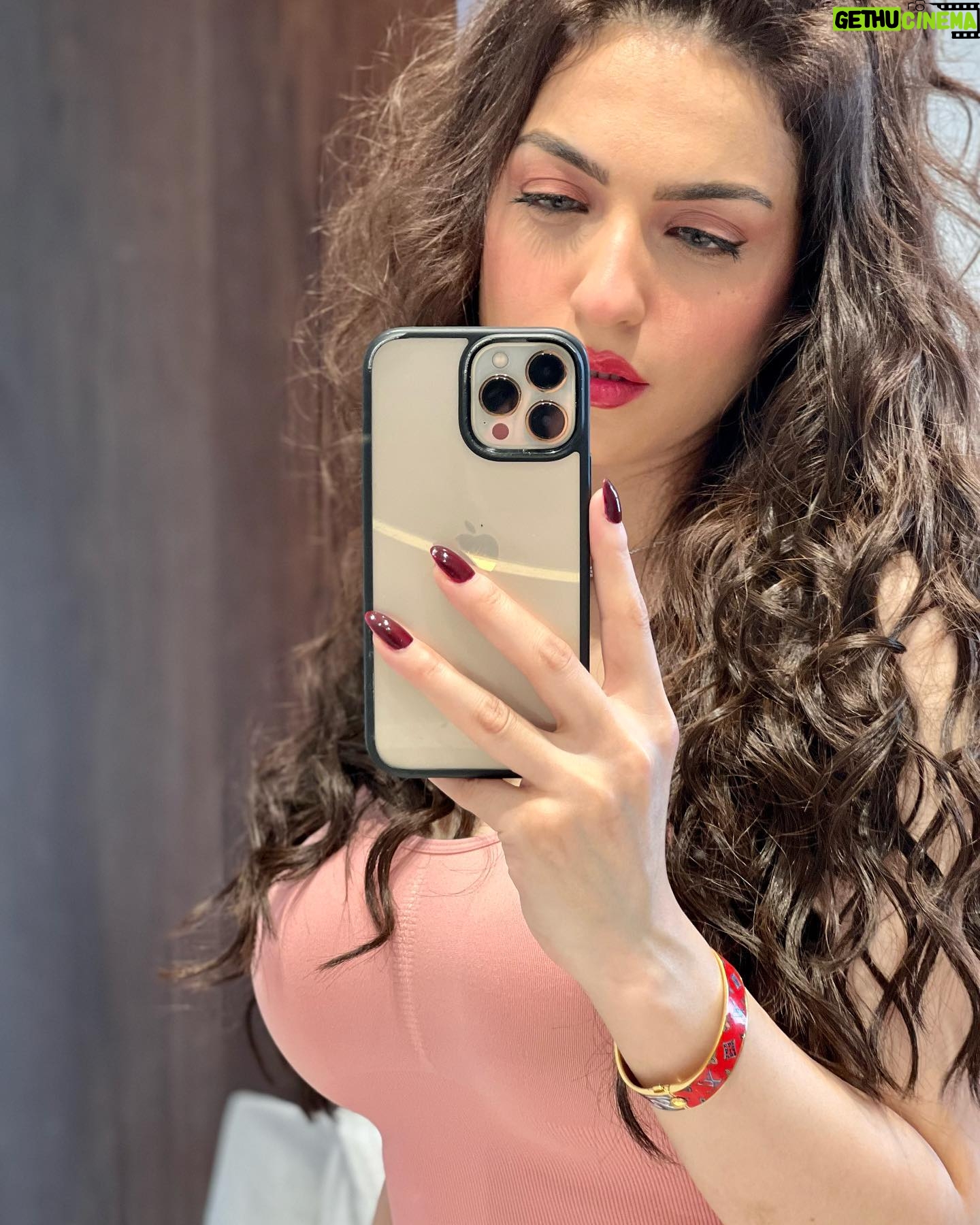 Yasmine Ezz - 103.7K Likes -