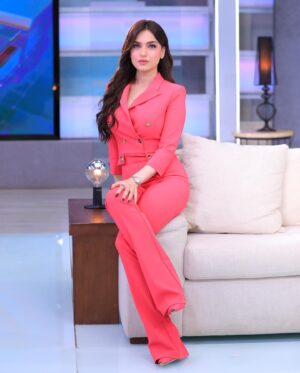 Yasmine Ezz Instagram - 💖

Full look @elisabettafranchi 

Hair @saeedashraf00_ 

Photographer @ebrahimtawfeek_ph