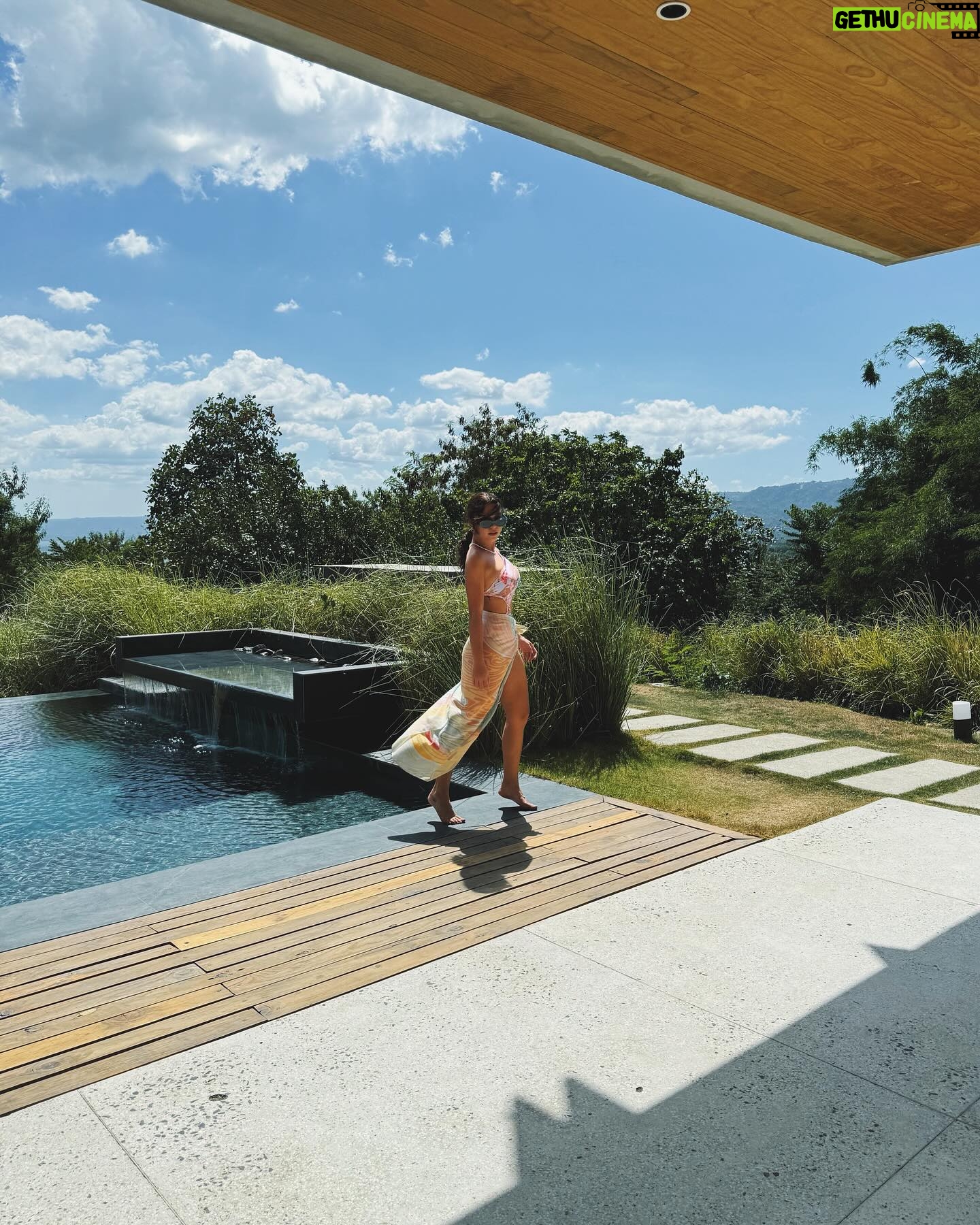 Yassi Pressman Instagram - that work life balance ~