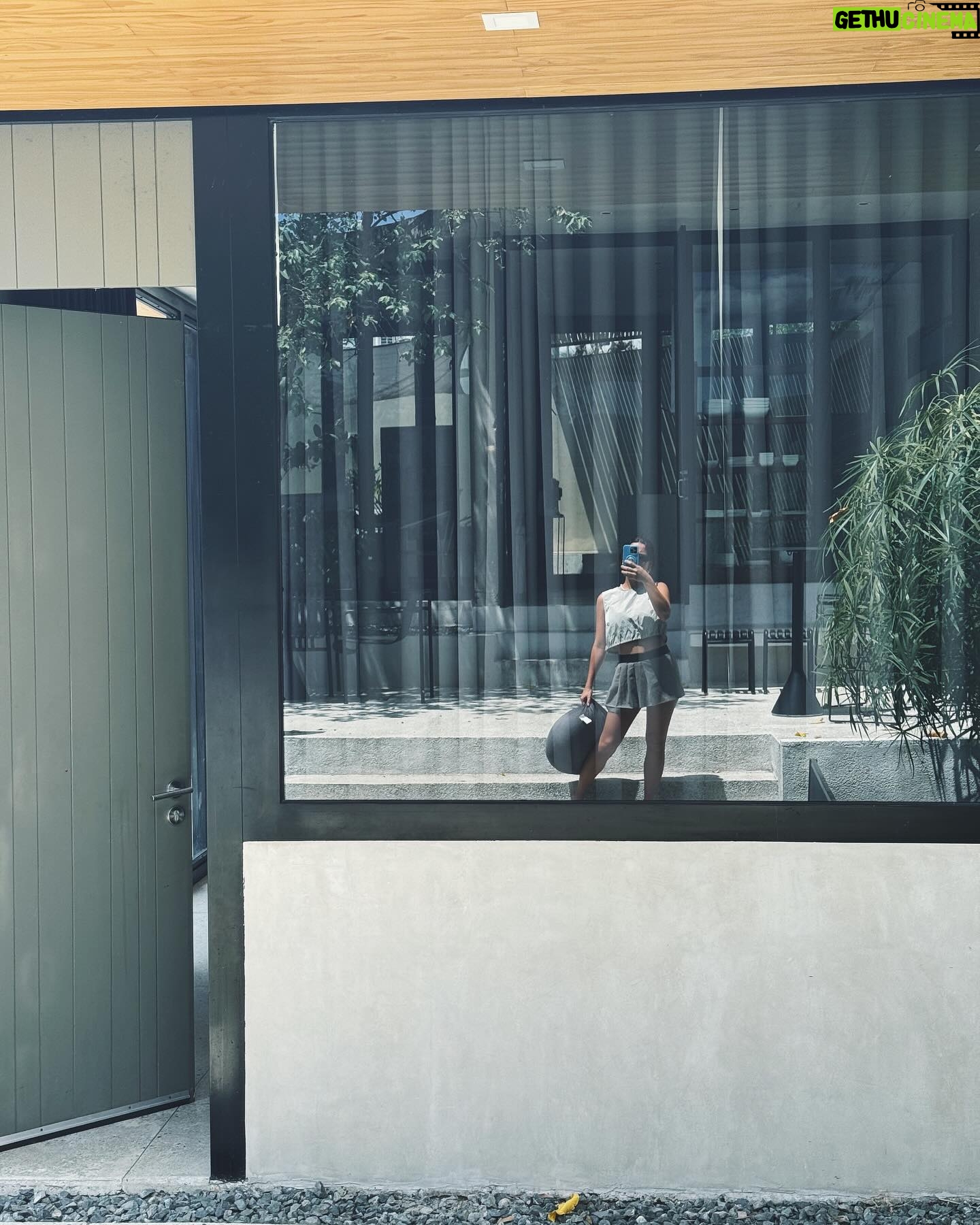 Yassi Pressman Instagram - that work life balance ~