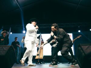 Yedinson Flórez Instagram - En una noche histórica para la improvisación de nuestro país , y memorable para mi carrera, tuve el honor de competir con varios de los mejores copleros Colombianos y Venezolanos en el Festival Internacional Rey De Copleros en Yopal Casanare  alcanzando el primer lugar 👑 gracias a mis amigos por acompañarme , a los copleros por su generosidad, al público llanero por apoyarme y a la vida por permitirme improvisar en todos los géneros del repentismo ☺️ los invito a conocer y disfrutar el contrapunteo y la música llanera. 
Pd: gran manera de celebrar mi cumpleaños 🥳Regalo de mi para mi. #improvisador 
Fotos: @richieseg