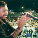 Yedinson Flórez Instagram - En una noche histórica para la improvisación de nuestro país , y memorable para mi carrera, tuve el honor de competir con varios de los mejores copleros Colombianos y Venezolanos en el Festival Internacional Rey De Copleros en Yopal Casanare alcanzando el primer lugar 👑 gracias a mis amigos por acompañarme , a los copleros por su generosidad, al público llanero por apoyarme y a la vida por permitirme improvisar en todos los géneros del repentismo ☺️ los invito a conocer y disfrutar el contrapunteo y la música llanera. Pd: gran manera de celebrar mi cumpleaños 🥳Regalo de mi para mi. #improvisador Fotos: @richieseg
