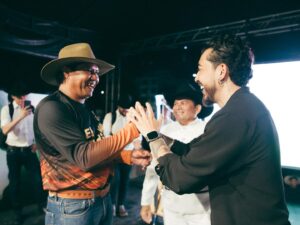 Yedinson Flórez Instagram - En una noche histórica para la improvisación de nuestro país , y memorable para mi carrera, tuve el honor de competir con varios de los mejores copleros Colombianos y Venezolanos en el Festival Internacional Rey De Copleros en Yopal Casanare  alcanzando el primer lugar 👑 gracias a mis amigos por acompañarme , a los copleros por su generosidad, al público llanero por apoyarme y a la vida por permitirme improvisar en todos los géneros del repentismo ☺️ los invito a conocer y disfrutar el contrapunteo y la música llanera. 
Pd: gran manera de celebrar mi cumpleaños 🥳Regalo de mi para mi. #improvisador 
Fotos: @richieseg