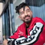 Yedinson Flórez Instagram - Yo no soy así , lo que pasa es que así me ve @eldelasfotos . #NuevoLook #dreadlocks Pd: la última es una foto casual.