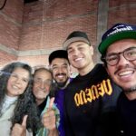 Yedinson Flórez Instagram - @elaguiladescalza es un patrimonio de la comedia colombiana, una institución, un género en sí mismo que siempre será vigente. Verlos en un teatro es para el público una oportunidad de presenciar la historia viva del teatro cómico, y para los que nos soñamos comediantes una clase magistral. Larga vida a Carlos Mario Aguirre y Cristina Toro. Dos seres humanos increíbles, dos artistas irreemplazables.