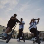 Yedinson Flórez Instagram - Una disculpa al que nos alquiló las patinetas, porque se les dio gorra! 😂 @lokilloflorez | @jpypunto | @eldelasfotos 🎥 @davidaraujo.tv