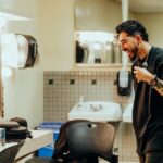 Yedinson Flórez Instagram - En NYC hubo doble función, doble emoción y doble risa. El público del segundo show tiene el récord del ladrido más largo y estridente de la gira 🏆 Vamos a ver quién los destrona. ¡Ya nos vemos, Miami! 🐶 @lokilloflorez | @jpypunto | @eldelasfotos GRACIAS: @nequi_ @ticketlandtravel 📷 @camilo0011