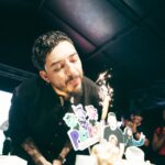 Yedinson Flórez Instagram - En una noche histórica para la improvisación de nuestro país , y memorable para mi carrera, tuve el honor de competir con varios de los mejores copleros Colombianos y Venezolanos en el Festival Internacional Rey De Copleros en Yopal Casanare alcanzando el primer lugar 👑 gracias a mis amigos por acompañarme , a los copleros por su generosidad, al público llanero por apoyarme y a la vida por permitirme improvisar en todos los géneros del repentismo ☺️ los invito a conocer y disfrutar el contrapunteo y la música llanera. Pd: gran manera de celebrar mi cumpleaños 🥳Regalo de mi para mi. #improvisador Fotos: @richieseg
