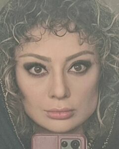 Yekta Naser Instagram - هیچ کسی در این دنیا قوی‌تر از زنی نیست که تصمیم به رفتن گرفته است....
