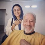 Yekta Naser Instagram – آقای علی رضا خمسه عزیز تولدتان مبارک 
شما یکی از بهترین و بزرگترین بازیگرانی هستید که من افتخار همکاری با ایشان را داشتم به تمام معنا هنرمند ،اندیشمند ، آزاد و صبور چقدر خوشحالم شغلی دارم که انسانهای شریف و بزرگواری مانند شما در آن راهی طولانی را طی کرده اند برقرار و سلامت باشید.#علیرضا_خمسه 
پ.ن: این عکس رو روز آخر کاری جناب خمسه در سریال#نیسان_آبی گرفتم و ایشان در حال پاک کردن گریم بودند و منم سرشار از احساس دلتنگی و تپش قلب
@khamsehofficial