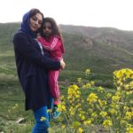 Yekta Naser Instagram – نميدونم من اينجوريم يا همه انسانها ولى انگار فقط از يك جايى به بعد كه آدم تصميم ميگيره قدر تك تك لحظاتش رو بدونه و منتظر اتفاق عجيب و غريبى نباشه .#يكتا_ناصر
عكس:#منوچهر_هادی