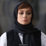 Yekta Naser Instagram – دست كدوم غزل بدم نبض دل عاشقمو 
پشت كدوم بهانه باز پنهون كنم هق هقمو
گريه نميكنم نرو آه نميكشم بشين 
حرف نميزنم بمون بغض نميكنم ببين…#ايرج_جنتى_عطايى #داريوش_اقبالى #يكتا_ناصر 
عكس:معين باقرى#دل