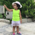 Yekta Naser Instagram - كودكان يكى از زيباترين پديده هاى هستى هستند كه در لحظات نااميدى از همه تلخى هاى زندگى مى توانند با پاكى و شفافيت و شادمانى هاى ديدنيشان درخشش اميد را در قلب و ذهنمان پديدار كنند و تشويق مان كنند تلاش كنيم دنيا را جاى بهترى براى آنها بسازيم .براى همه كودكان جهان . روز جهانى #كودك مبارك#روز_جهانى_كودك #يكتا_ناصر #منوچهر_هادی