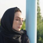 Yekta Naser Instagram - قدرت تحمل هر کس را از میزان سکوتش بسنجید آنان که هیاهو می‌کنند بار هیچ چیز را به روی شانه های خود تحمل نمیکنند #احمدشاملو #یکتا_ناصر