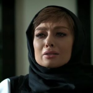 Yekta Naser Instagram - شايد براى خيلى از شما اين نقش تجسم شيطان باشد اما براى من تجسمى از رنج و درد بود از اينكه با ادبياتى توهين آميز برايم مينويسيد هم خوشحال ميشوم چون ميپندارم حتماً انقدر واقعى بودم كه پذيرفتيد و هم مى رنجم كه ندانستيد ايفاى اين نقش يعنى لطمه اى عظيم بر روح وجسمم و در نهايت سپاسگزارم كه با وجود تمام انتقادات بجا و نابجا مارا  دنبال ميكنيد.#دل#يكتا_ناصر ♥️