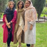 Yekta Naser Instagram - دوستاى خوبى كه مهرشون با عيار زمان محك ميخوره ميتونن هميشه براى روبراه شدن كارساز باشن و من چه خوشبختم براى داشتن شما .البته جاى يكى ديگه از قديميها خاليه😜