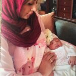 Yekta Naser Instagram - سه سال پيش در همين ساعت اعجاب انگيز ترين احساس دنيا را تجربه كرديم با هم به دنيا آمدن تو و مادر شدن من و تا ابد عاشق ماندن من ٠#يكتا_ناصر #تولد#مادر