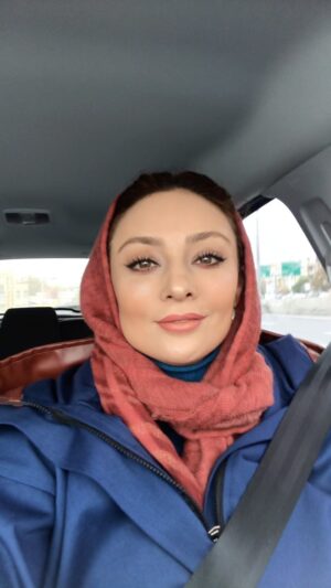 Yekta Naser Instagram - همين جورى ،بيخودى ، الكى ...فقط چون پاييزه و آبانه و بالاخره بعد از مدتها ابر و بارانه...🍁🍂❤️