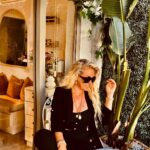 Yeliz Yeşilmen Instagram - Kimsenin bardağında çay kaşığı olmayın.Şeker eridikten sonra işiniz biter net…….#yelizyeşilmen #fyp #lifestyle #öneçıkar #keşfetteyiz #kesfet