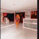 Yeliz Yeşilmen Instagram - Ceyhan’da muhteşem bir açılış yaptık gelen tüm bayanlara çok teşekkür ediyorum videoları yana kaydırarak izleyebilirsiniz çok eğlenceli dakikalarımız ve seslendirmem videolar da gizli belediye başkanımıza da teşekkür ediyorum katılımdan dolayı @ceyhanbeltr @baskanhulyaerdem #yelizyeşilmen #ceyhan #instagram #keşfet #singer